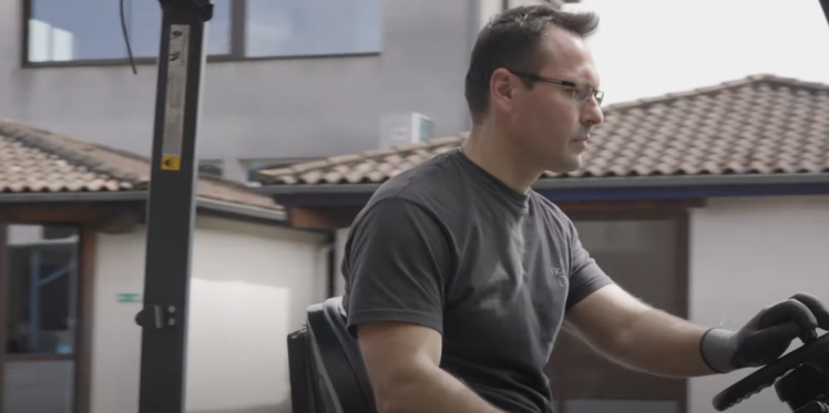 Portrait de David, responsable atelier chez Vicard Foudrerie, et qui travaille depuis 11 ans au sein de la Tonnellerie Vicard - ©Vidéo réalisée par Tomas MATTA Photographie