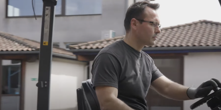 Portrait de David, responsable atelier chez Vicard Foudrerie, et qui travaille depuis 11 ans au sein de la Tonnellerie Vicard - ©Vidéo réalisée par Tomas MATTA Photographie
